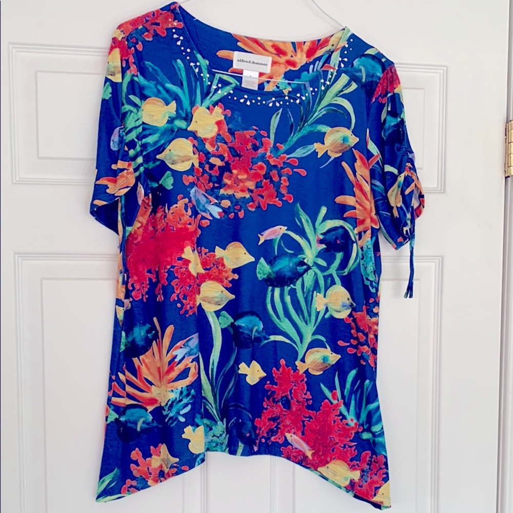 Alfred Dunner womens fish themed top with jewel lined neck.
